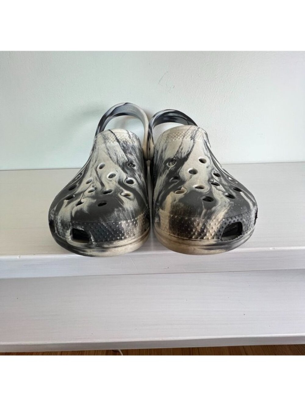 Crocs Classic Marbled Clogs Black White Swirl Slip On Shoes Mens 11 Womens 13 - Picture 2 of 16